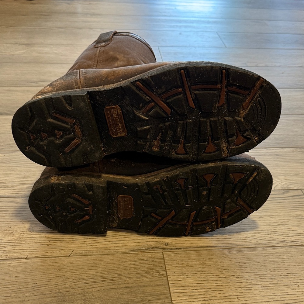 Men size 11 Work Boots in used condition they do show wear - Picture 5 of 6